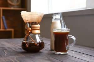 Coffee maker with Chemex paper filter